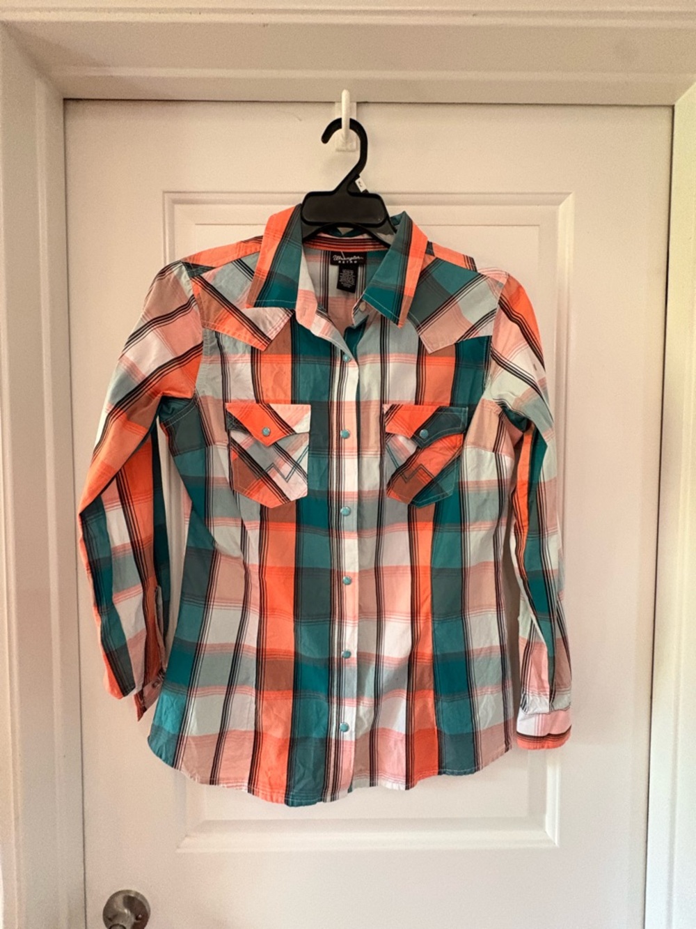 NWOT Women’s Wrangler Plaid Snap-Front Shirt - Teal & Coral